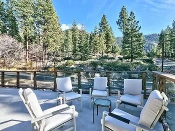 3877 Crest Drive Hotel Stateline