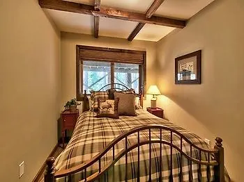 3877 Crest Drive Hotel Stateline
